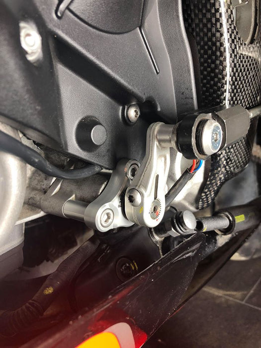 Racetorx Gear Shift Support - Aprilia RSV4 / Tuono V4 (RTX219)