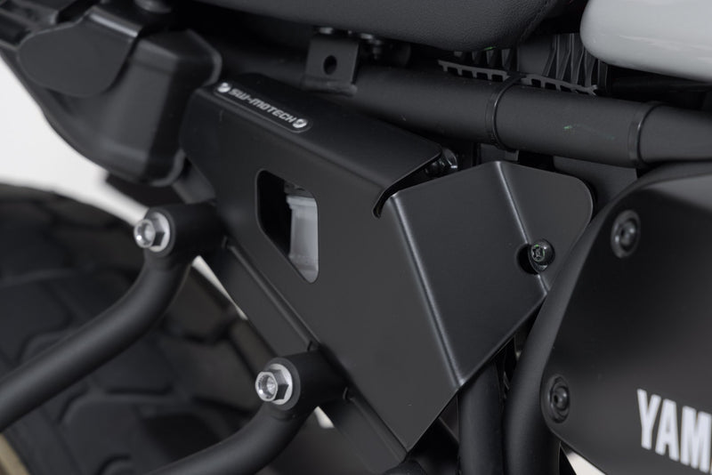 Brake fluid reservoir guard set. Black. Yamaha XSR700 (15-) / XT (19-) L+R. (SCT.06.642.10000/B)