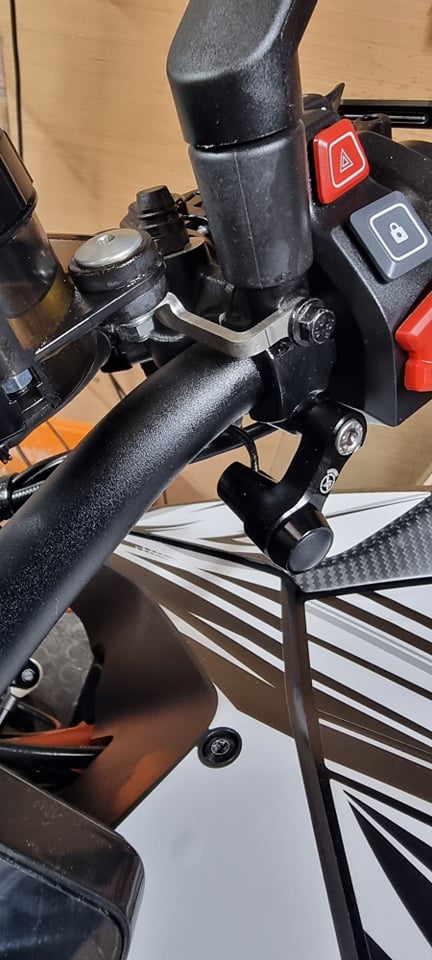 Racetorx Reservoir Brackets - Titanium