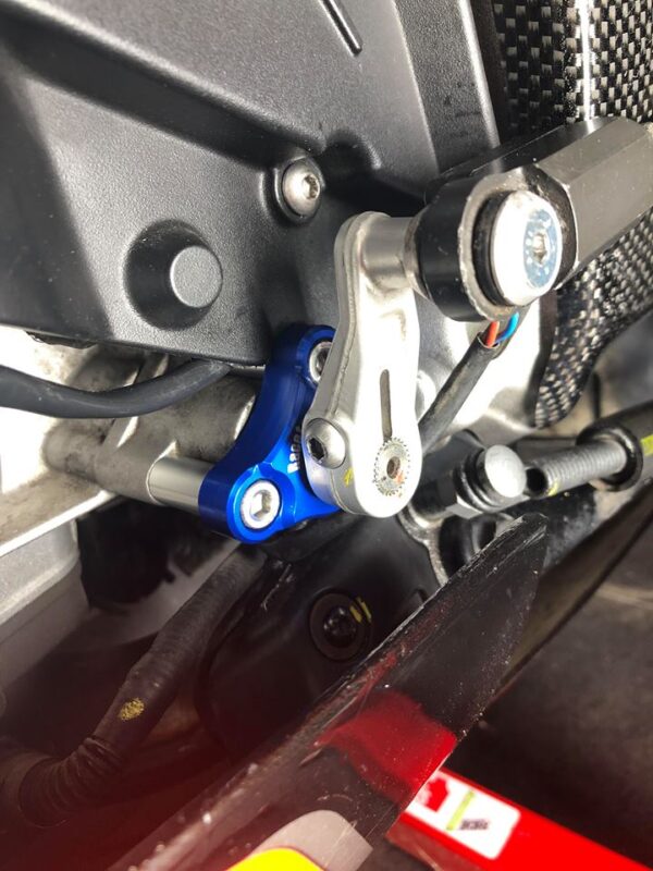 Racetorx Gear Shift Support - Aprilia RSV4 / Tuono V4 (RTX219)