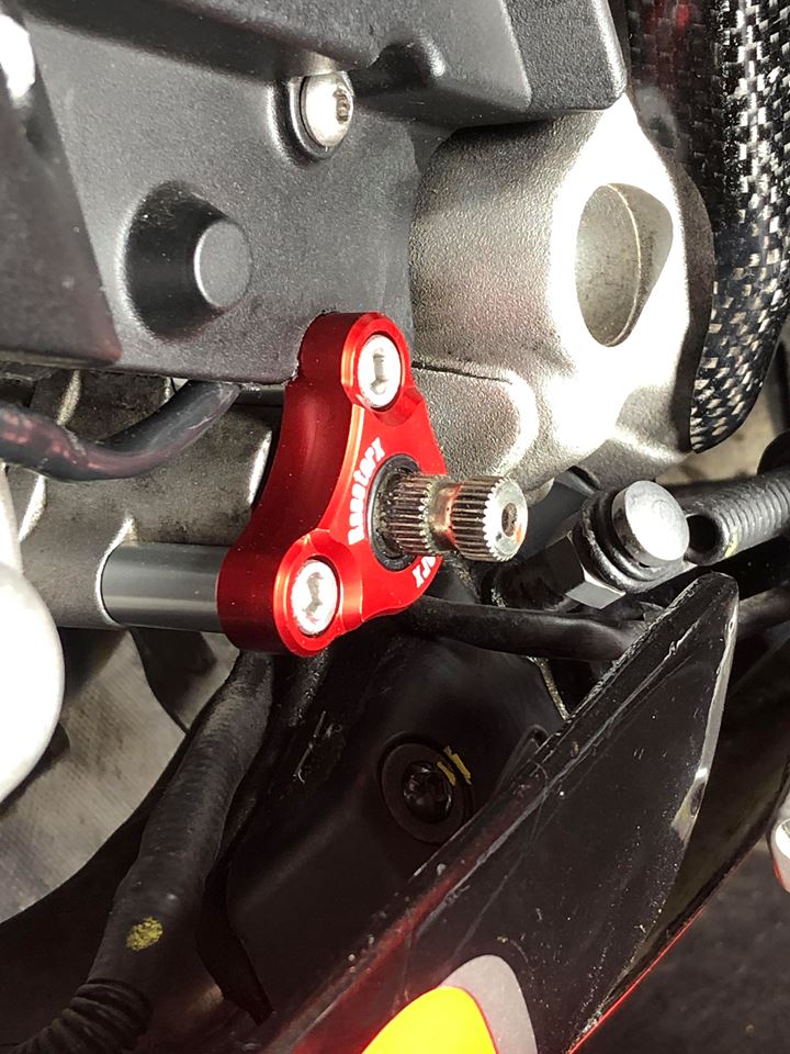 Racetorx Gear Shift Support - Aprilia RSV4 / Tuono V4 (RTX219)