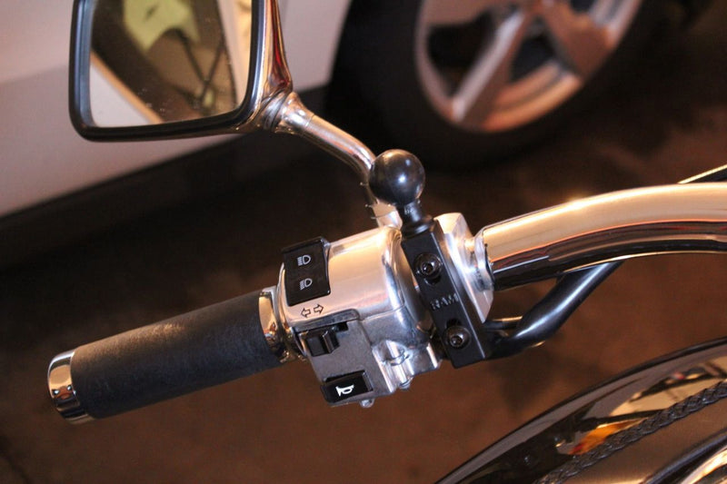 RAM Motorcycle Brake/Clutch Reservoir U-Bolt Mount with Diamond Base Adapter (RAM-B-174U)