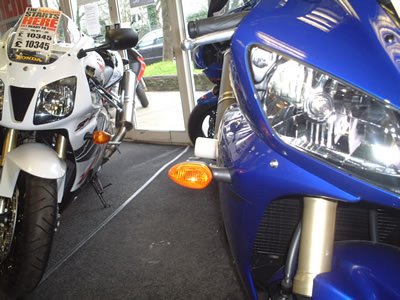 R&G Crash Protectors - Classic Style Yamaha YZFR1 (2002-2003) (CP0057BL)